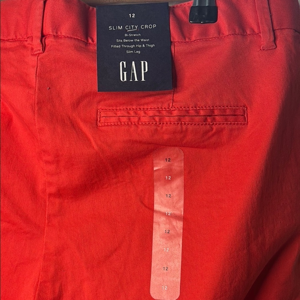 NWT GAP Slim City Cropped Coral Pants - Picture 2 of 6